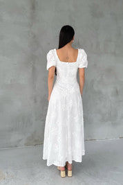 Beyaz Kare Yaka Çiçek İşlemeli Balon Kol Elbise SY-3087-Beyaz