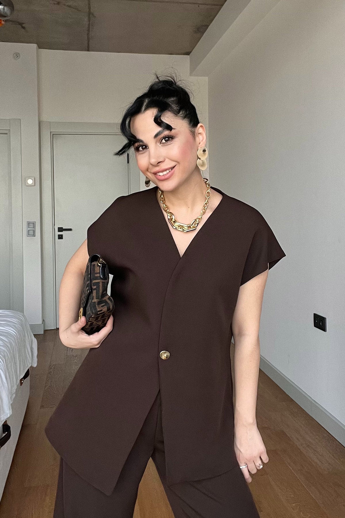 Acı Kahve Gold Düğme Detaylı Asimetrik Kesim Yelek Pantolon Takım SY-3004-Kahve