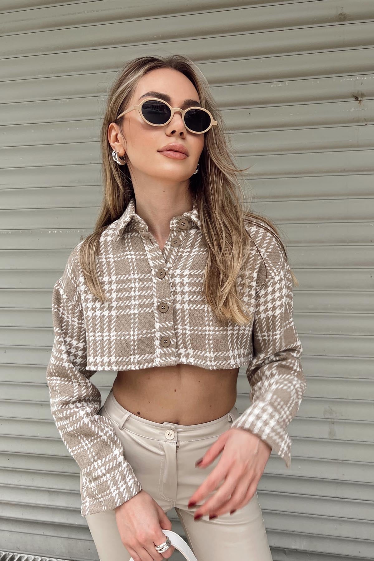 Bej Ekose Detaylı Crop Gömlek 2210182