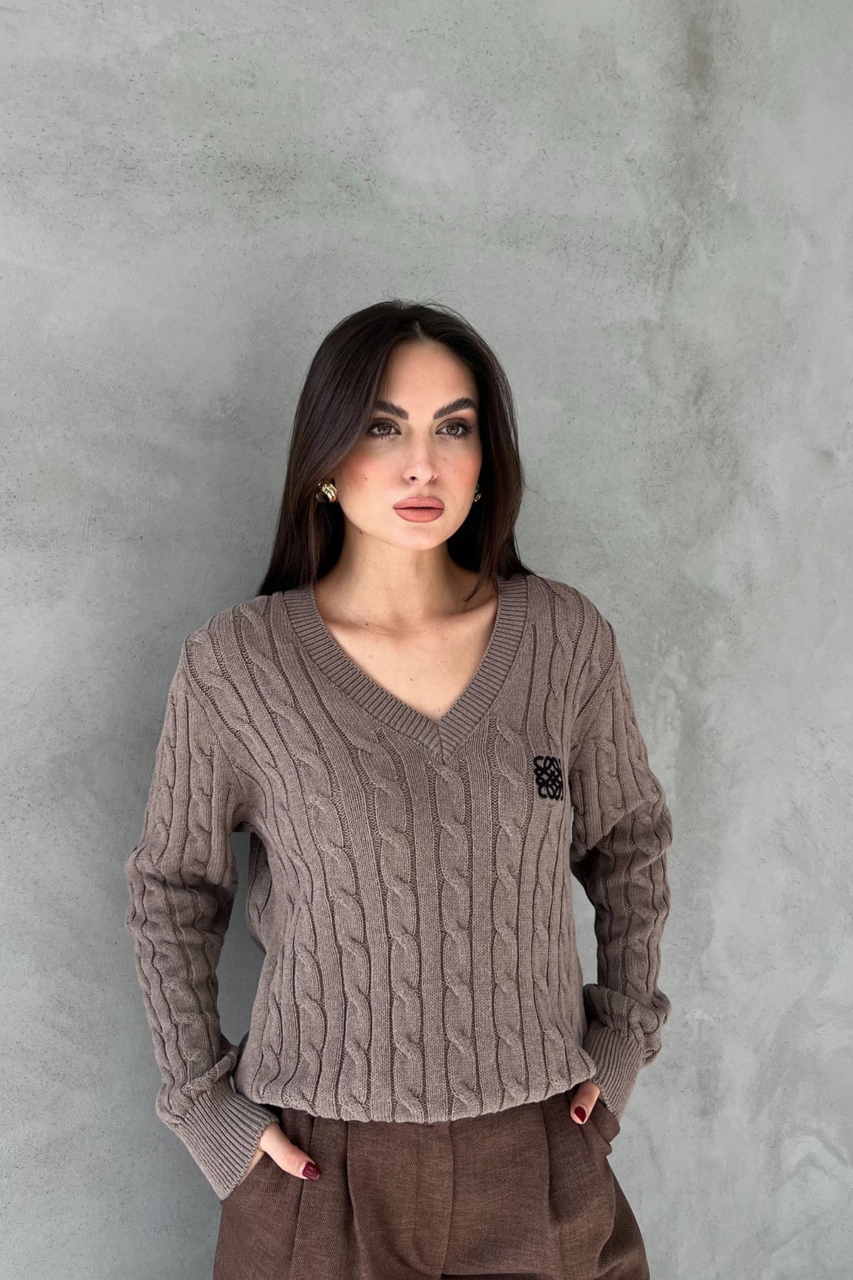 Vizon Logolu V Yaka Saç Örgü Triko Kazak SY-2706-Vizon