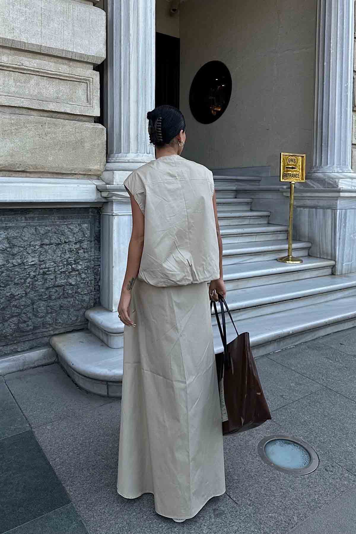 Bej Fermuarlı Sıfır Kol Yelek Etek Rome Takım 1907