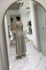 Bej Kayık Yaka Bel Detaylı Pileli Elbise SY-2962-Bej