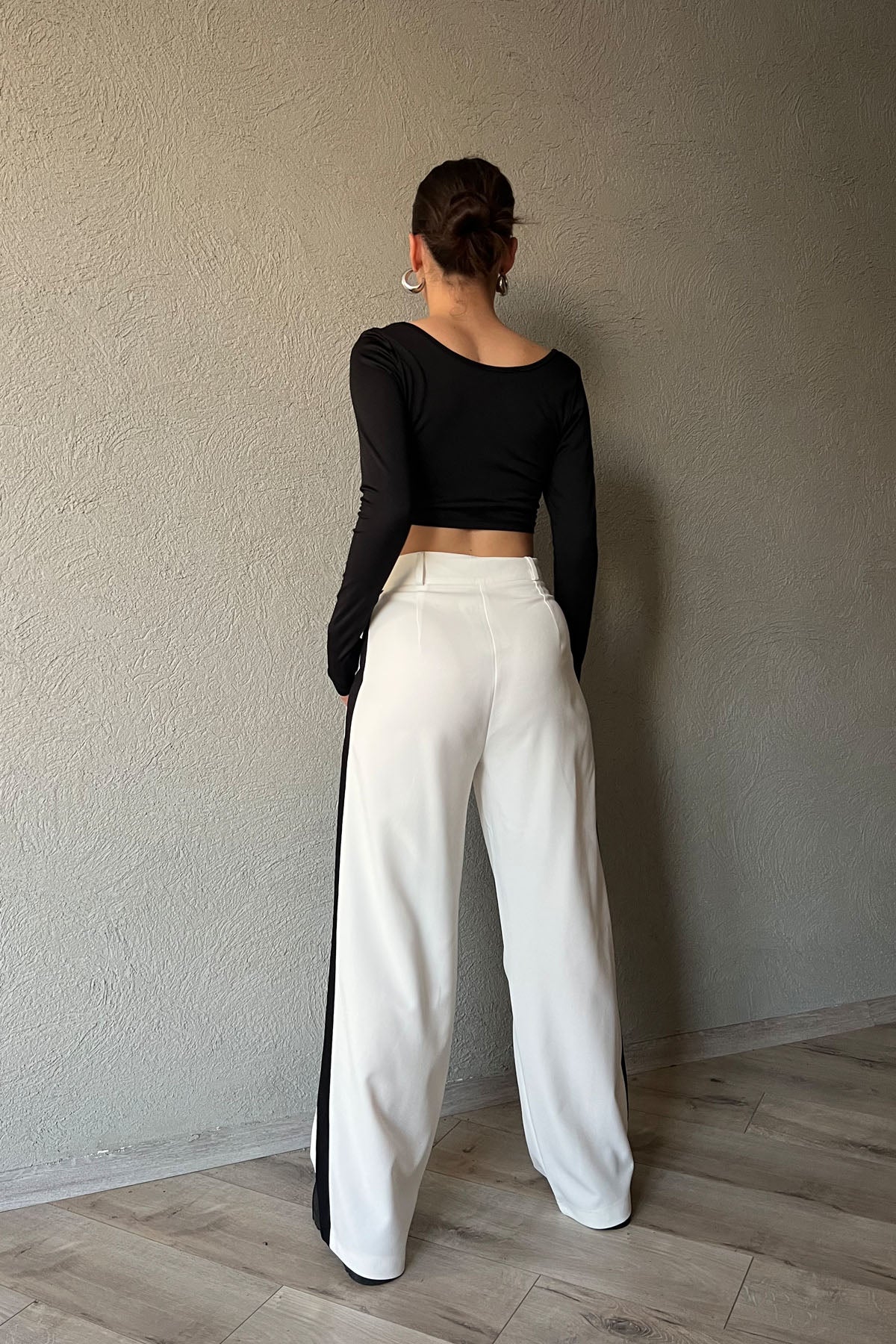 Beyaz Önü Pileli Yandan Şerit Geçişli Palazzo Pantolon SY-1228-Beyaz