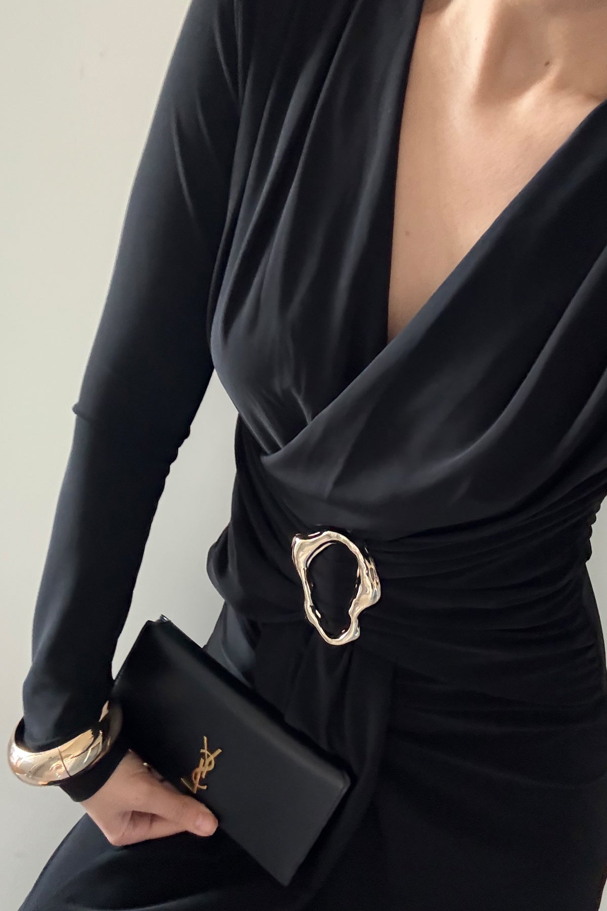 Kruvaze Yaka Uzun Kol Tokalı Siyah Elbise SY-3520-Siyah