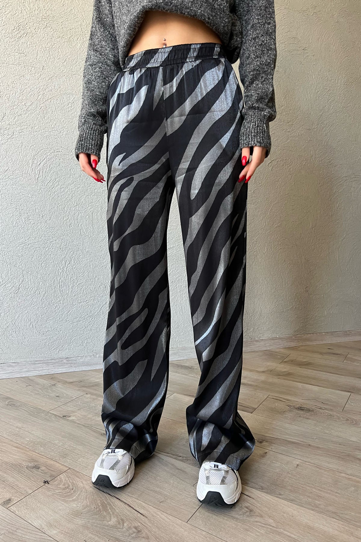 Siyah Zebra Desenli Beli Lastikli Bol Paça Saten Pantolon SY-1308-Siyah
