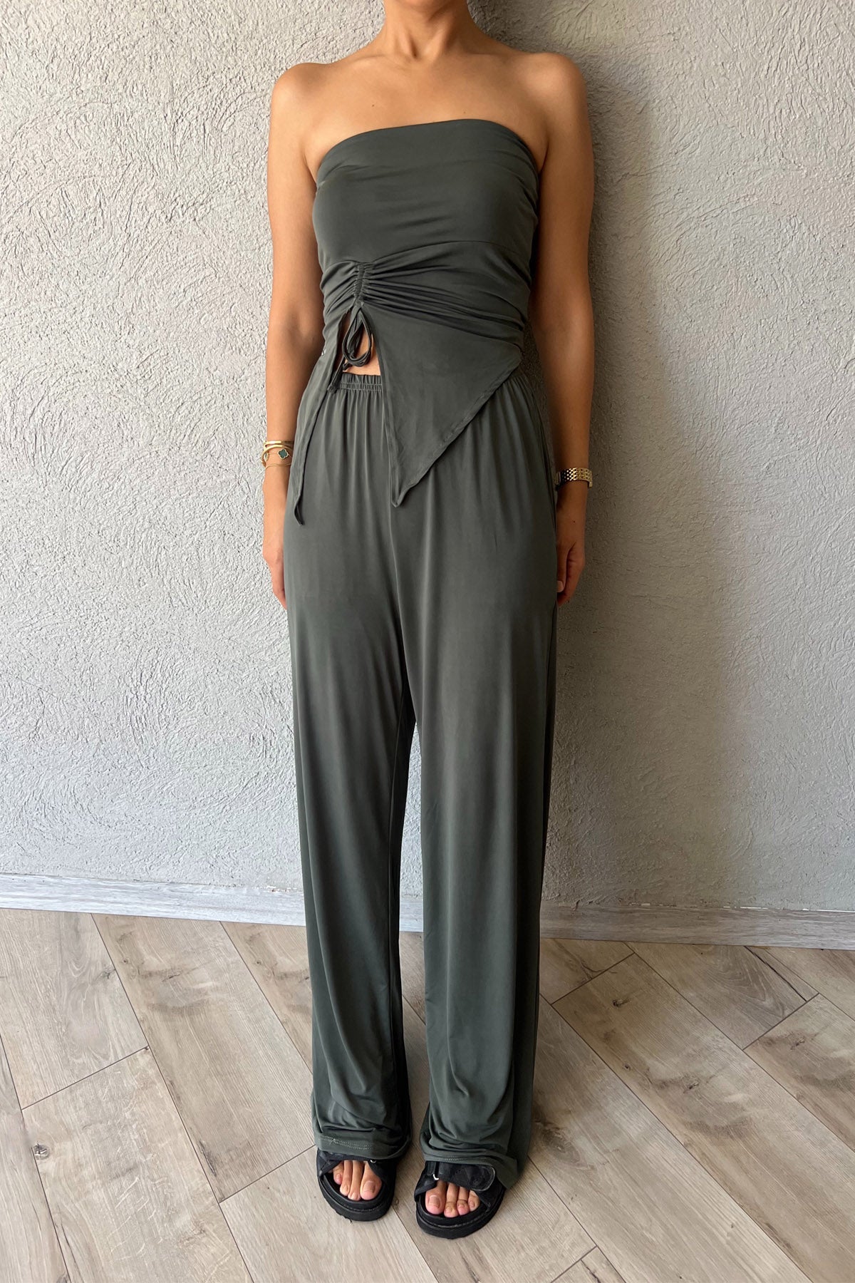 Açık Haki Büzgü Detaylı Bluz ve Salaş Pantolon Takım SY-2144-Açık Haki