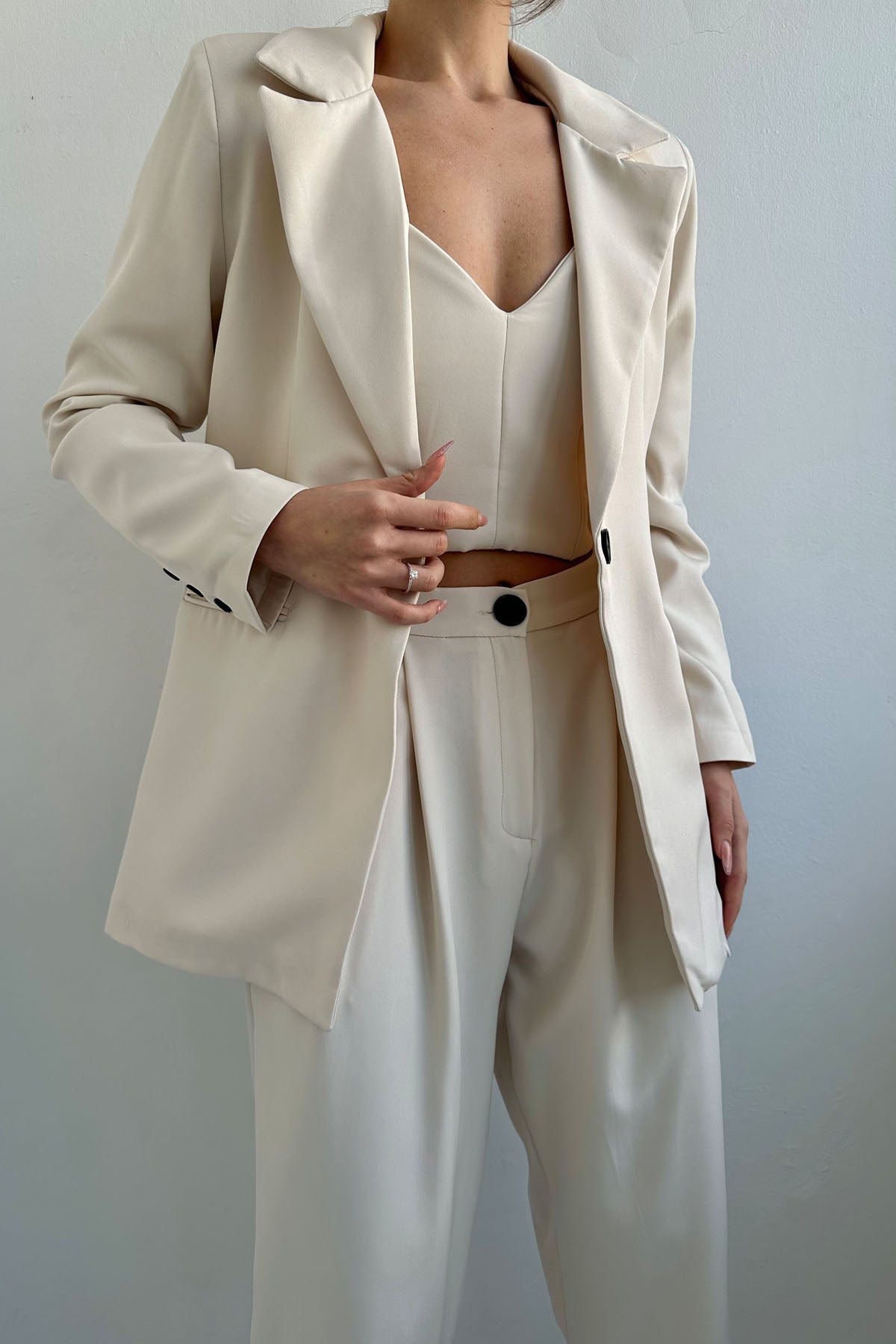 Bej Önü Pileli Pantolon ve Vatkalı Ceket Takım SY-0143-Bej