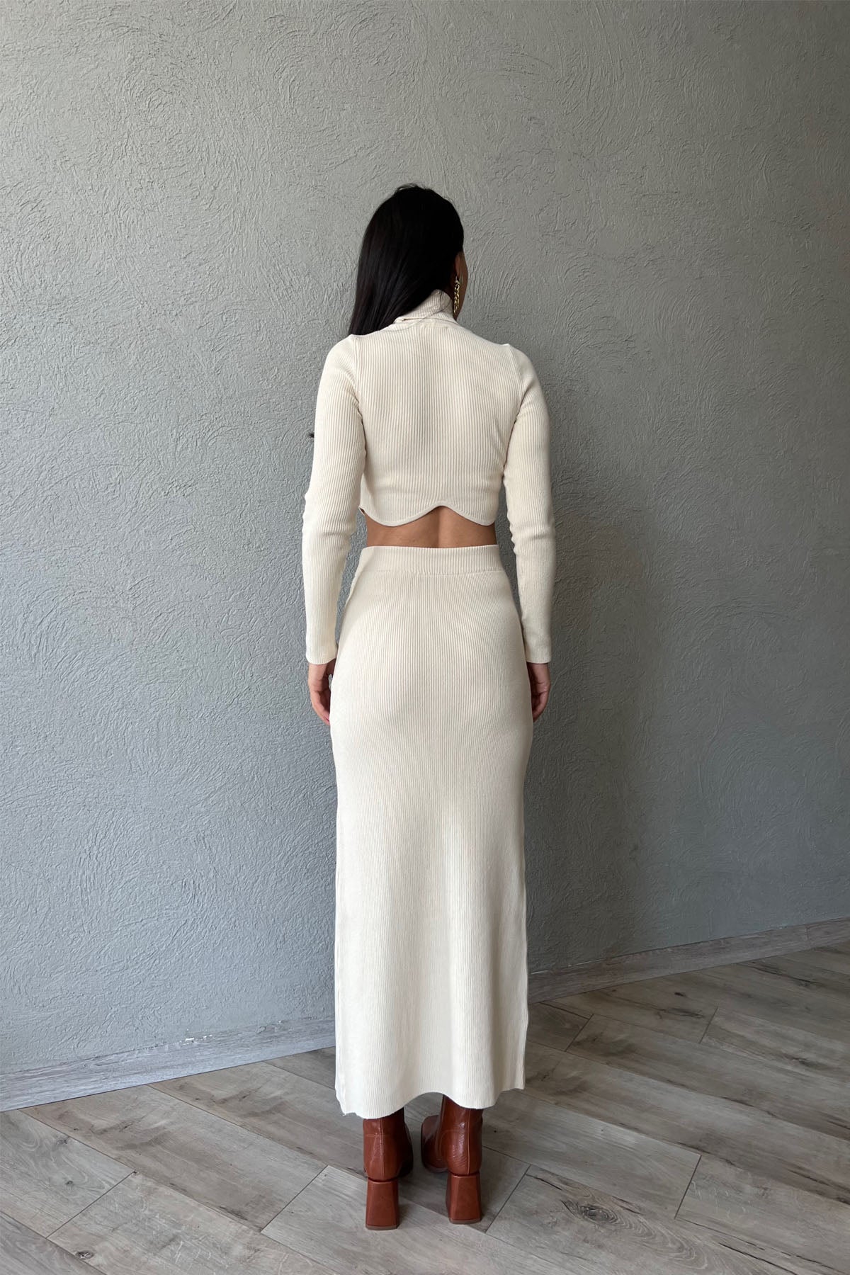 Bej Boğazlı Crop Kazak ve Önden Yırtmaçlı Etek Takım SY-1197-Bej