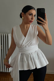 Beyaz Sıfır Kol Poplin Bağlama Detaylı Marka Bluz SY-2981-Beyaz