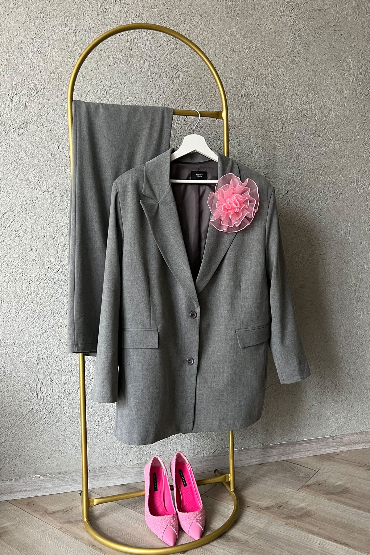 Gri Broş Detay Ceket ve Palazzo Pantolon Takım SY-1568-Gri