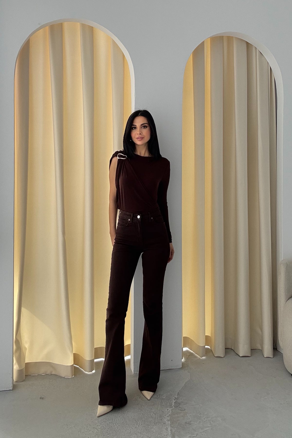 Kahve Akıcı Broşlu Body SY-3481-Kahverengi