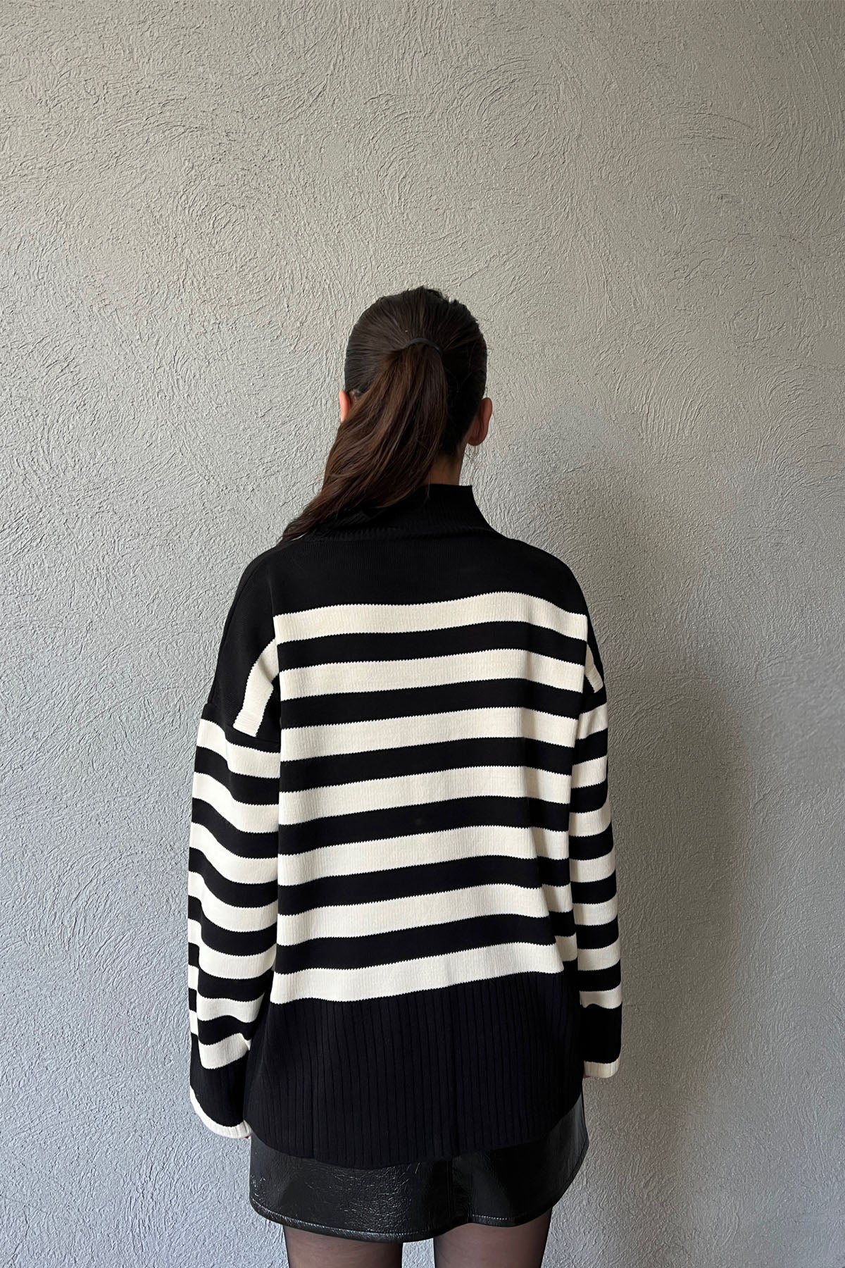 Siyah Taş Rengi Çizgili Yarım Balıkçı Yaka Triko Kazak SY-1318-Siyah