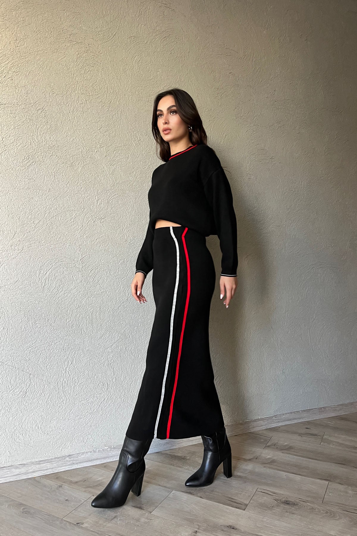 Siyah Şerit Detaylı Kazak ve Etek Triko Takım SY-1558-Siyah