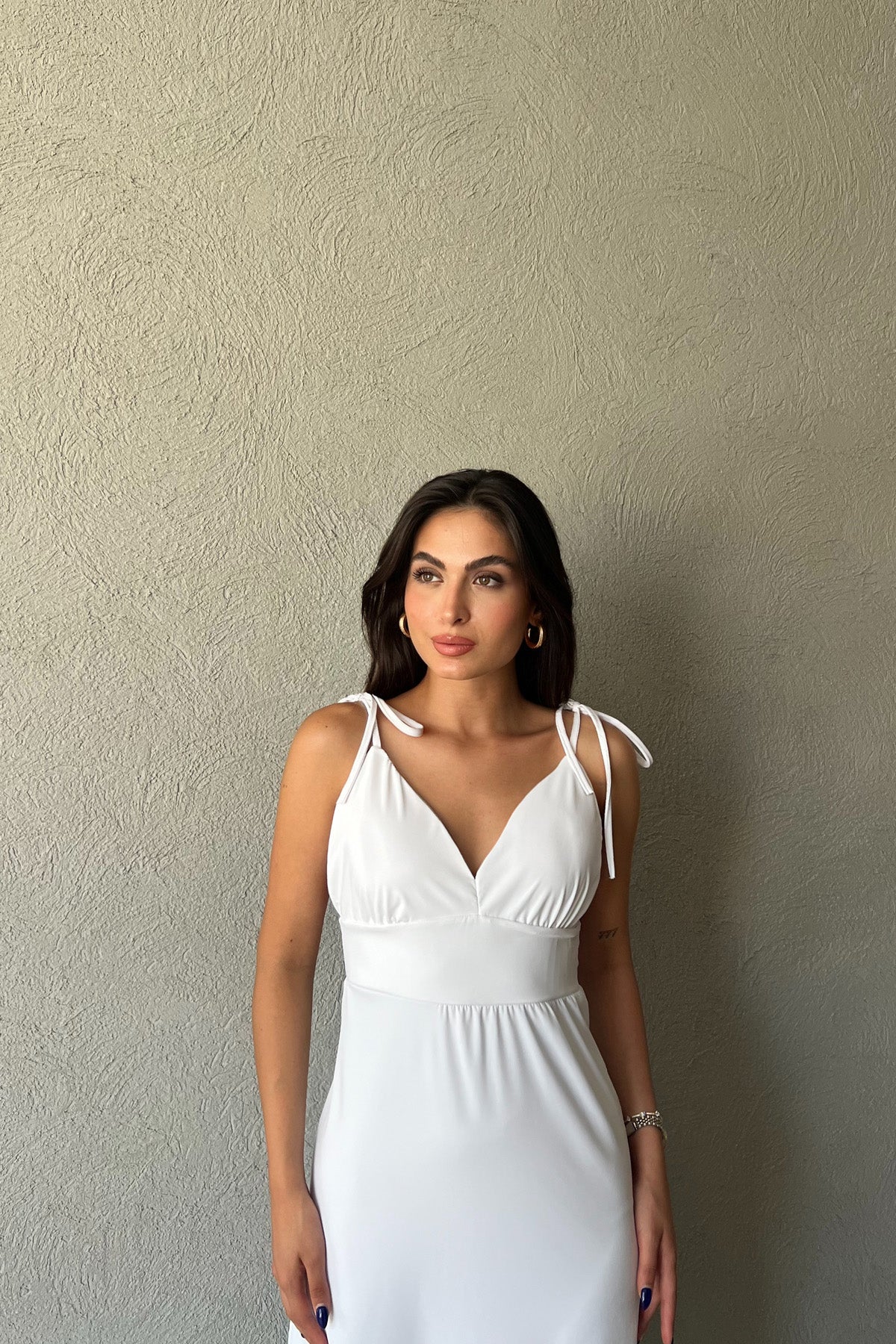 Beyaz Boyundan Bağlamalı Sırt Detaylı Elbise SY-2255-Beyaz