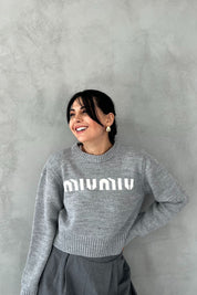 Gri Morris Yazı Baskılı Crop Kazak SY-2464-Gri