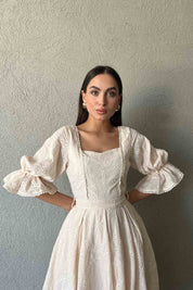 Bej Kolu Lastik Detaylı Güpür Detaylı Brode Elbise SY-2109-Bej