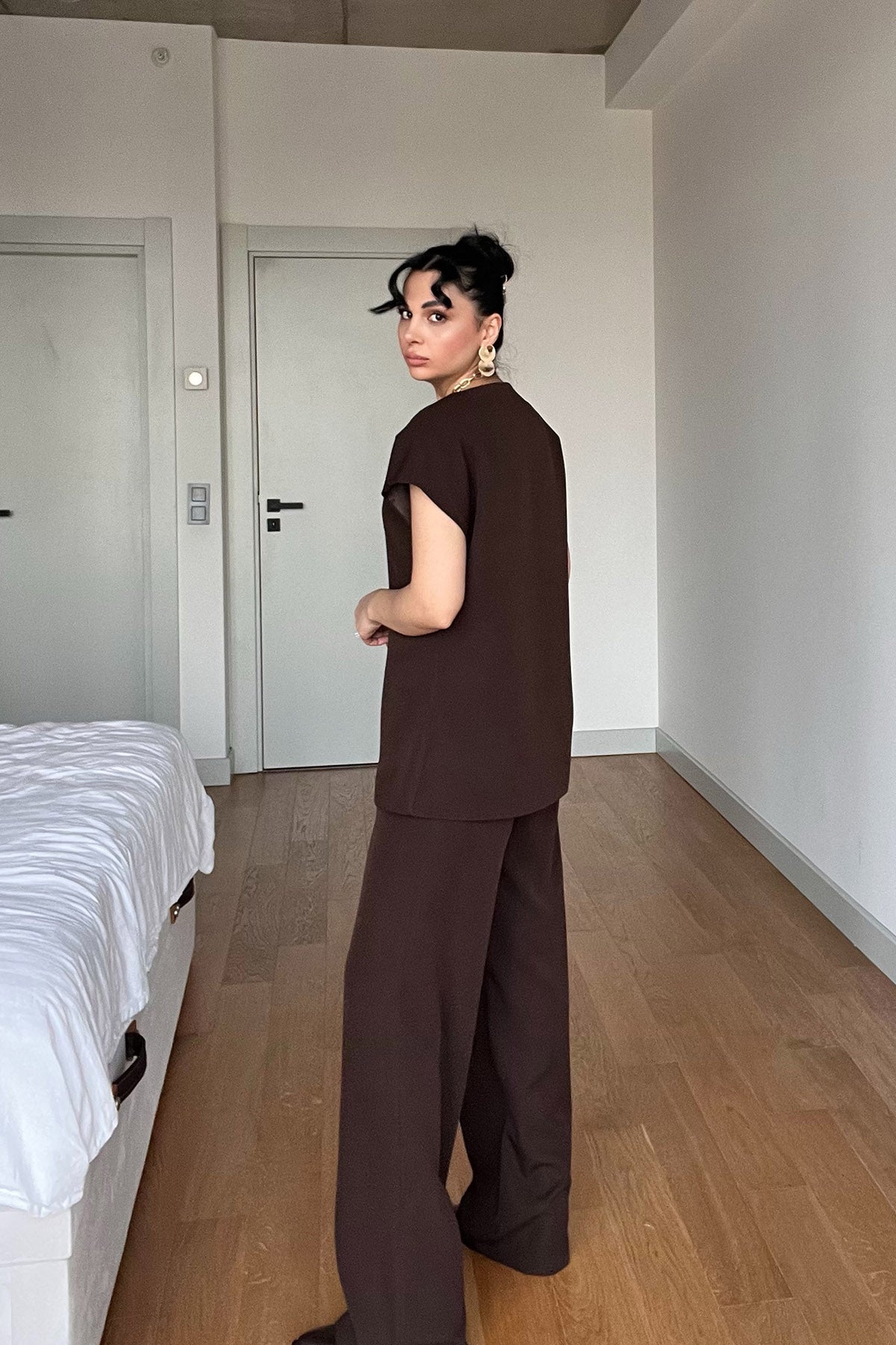 Acı Kahve Gold Düğme Detaylı Asimetrik Kesim Yelek Pantolon Takım SY-3004-Kahve