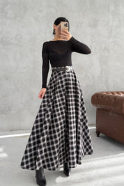 Ekose Desenli Yırtmaç Detaylı Siyahlı Beyaz Çizgili Kloş Etek SY-3494-Beyaz