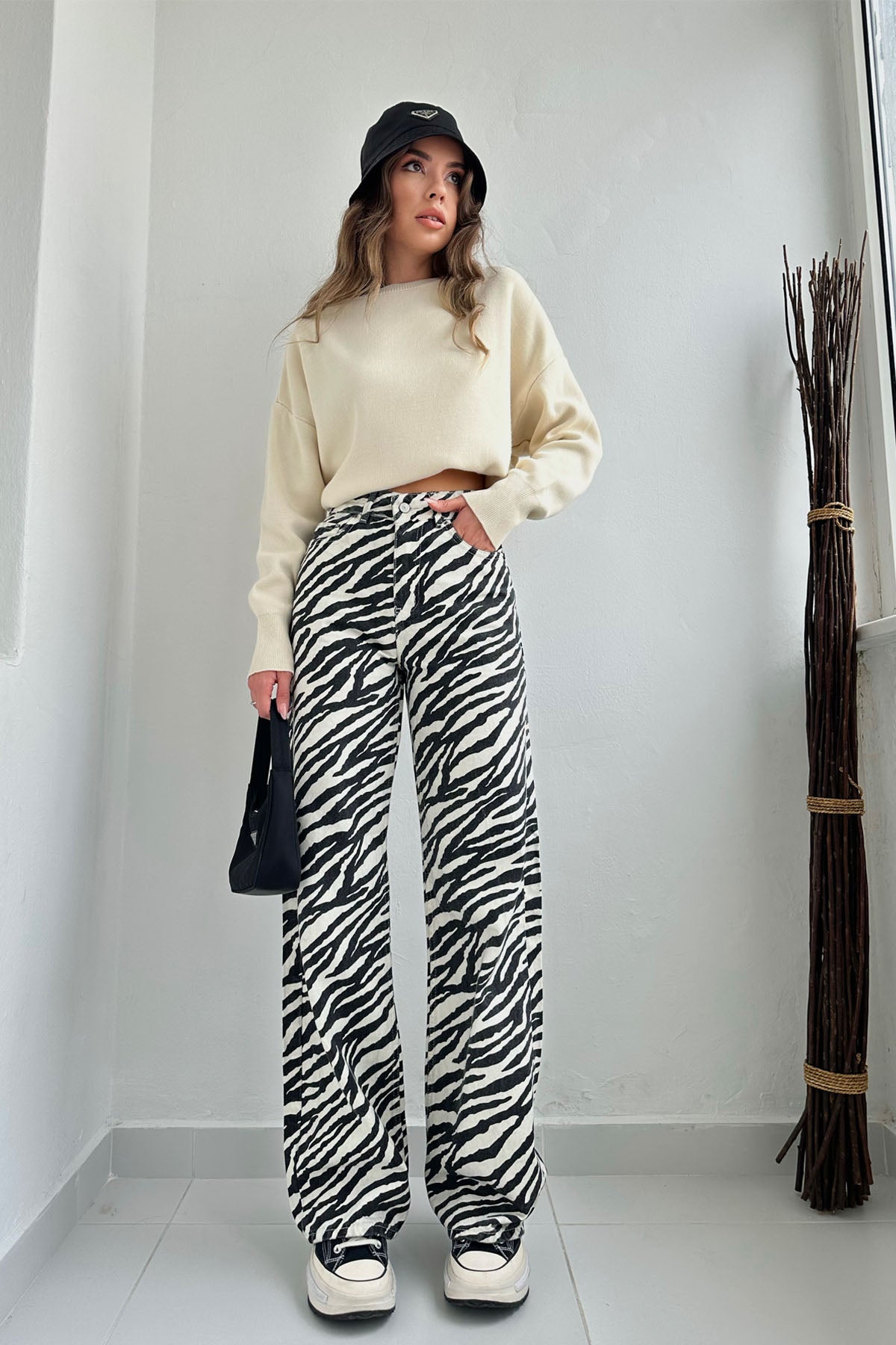 Siyah Zebra Desen Yüksek Bel Boru Paça Jean SY-0089-Siyah