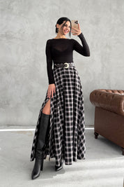 Ekose Desenli Yırtmaç Detaylı Siyahlı Beyaz Çizgili Kloş Etek SY-3494-Beyaz