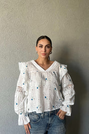 Beyaz Mavi Çiçekli Kol Detaylı V Yaka Bluz SY-1625-Beyaz