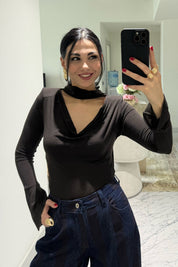 Kolları Volanlı Fularlı Degaje Bluz Kahve SY-3677-Kahverengi