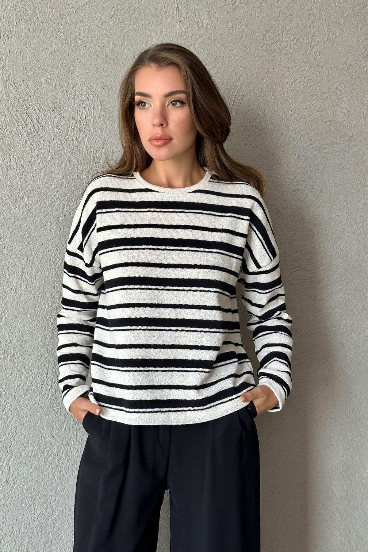 Siyah Çizgili Triko Kazak SY-1134-Siyah