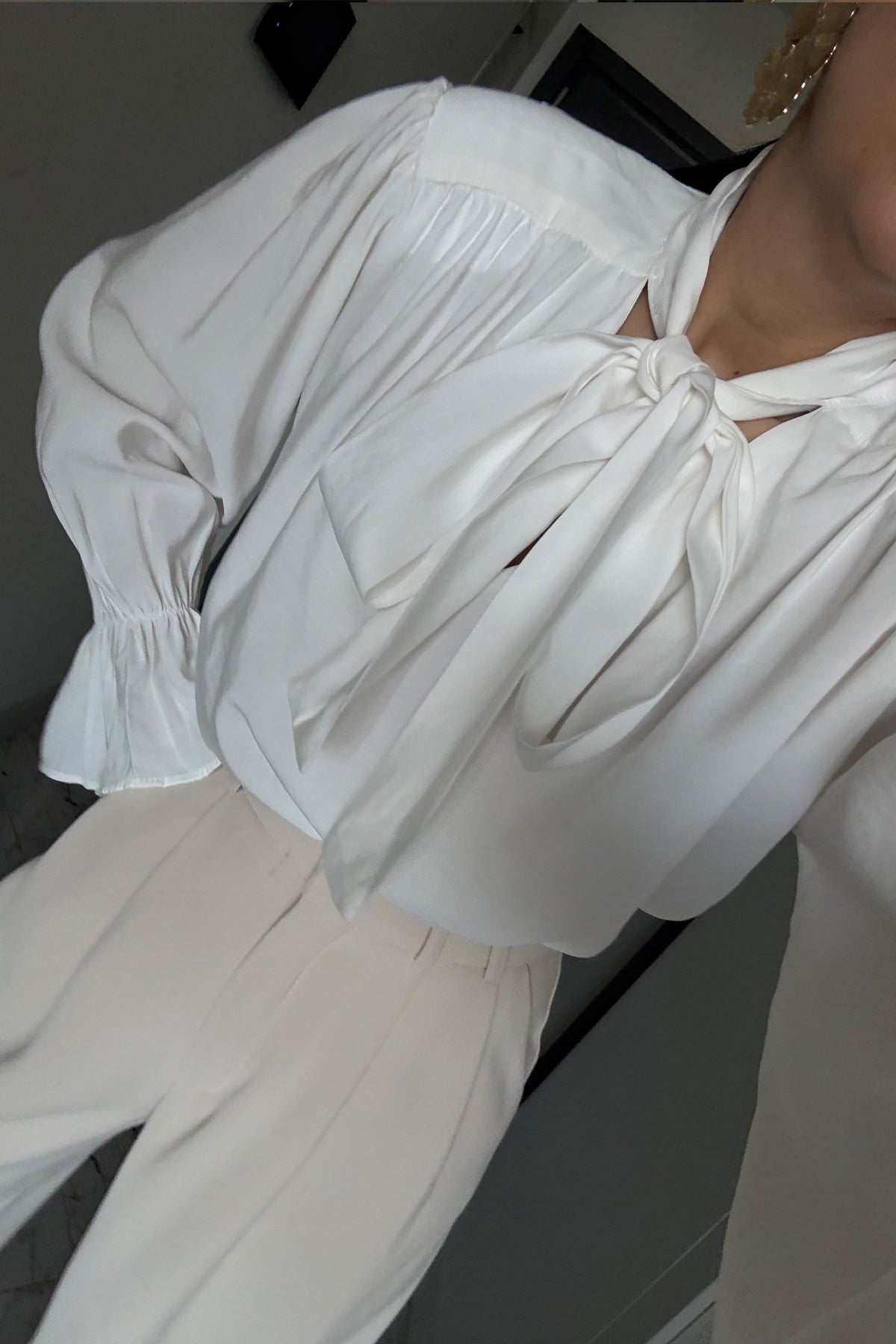 Vatkalı Şal Detaylı Beyaz Bluz SY-3658-Beyaz