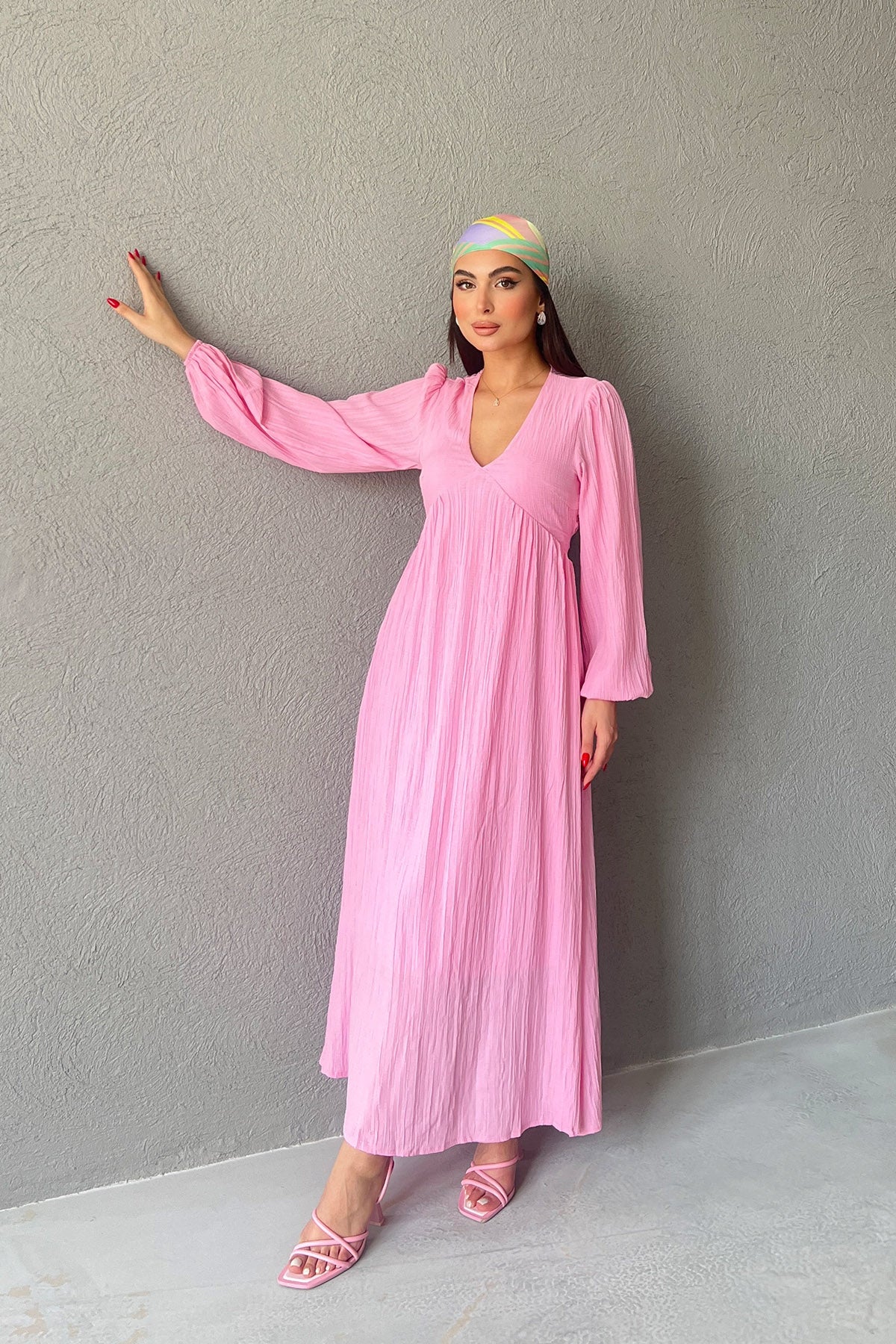 Pembe Gofre V Yaka Uzun Elbise SY-3031-Pembe