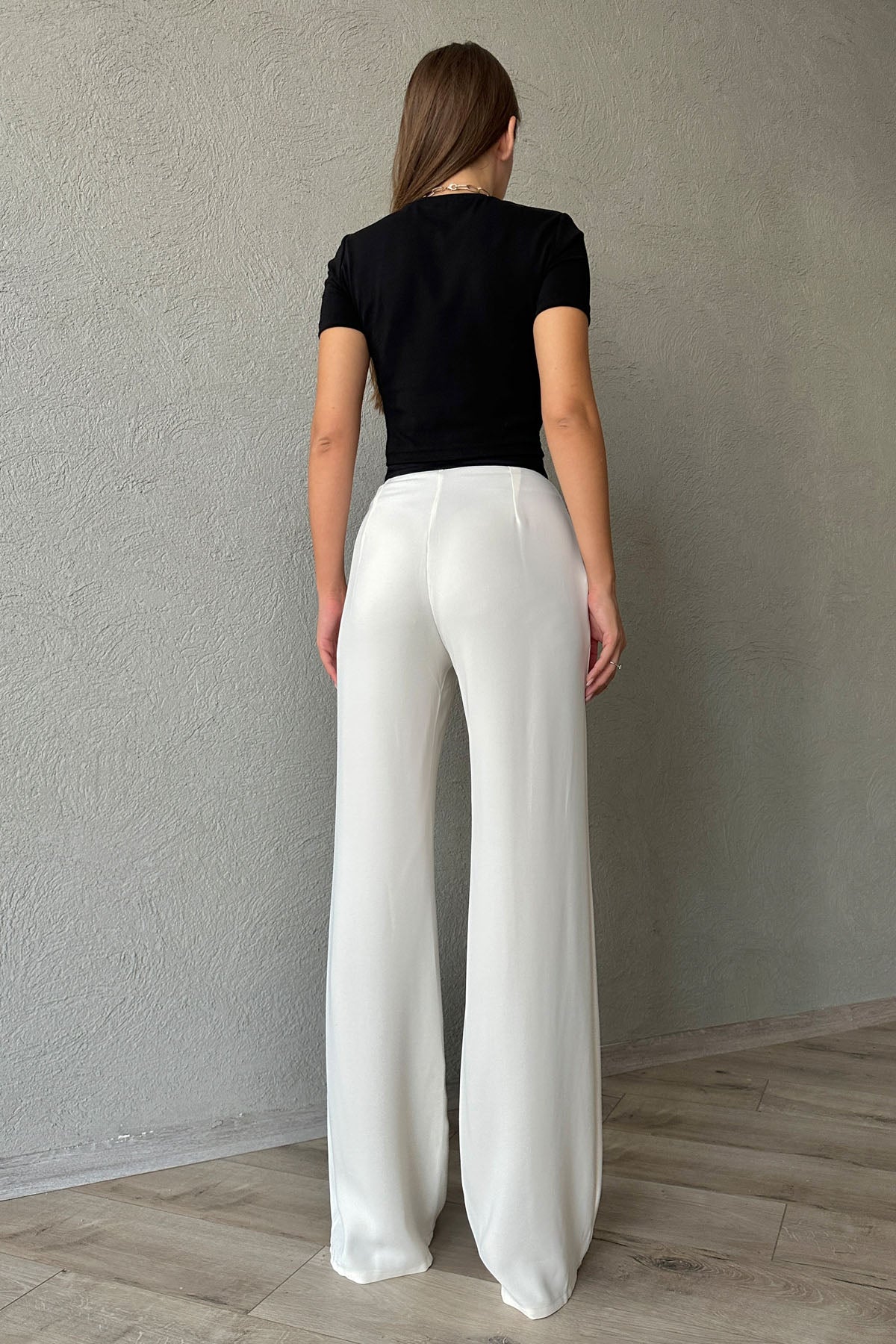 Beyaz Bel Kısmı ve Cepleri Siyah Geçişli Pantolon SY-1108-Beyaz