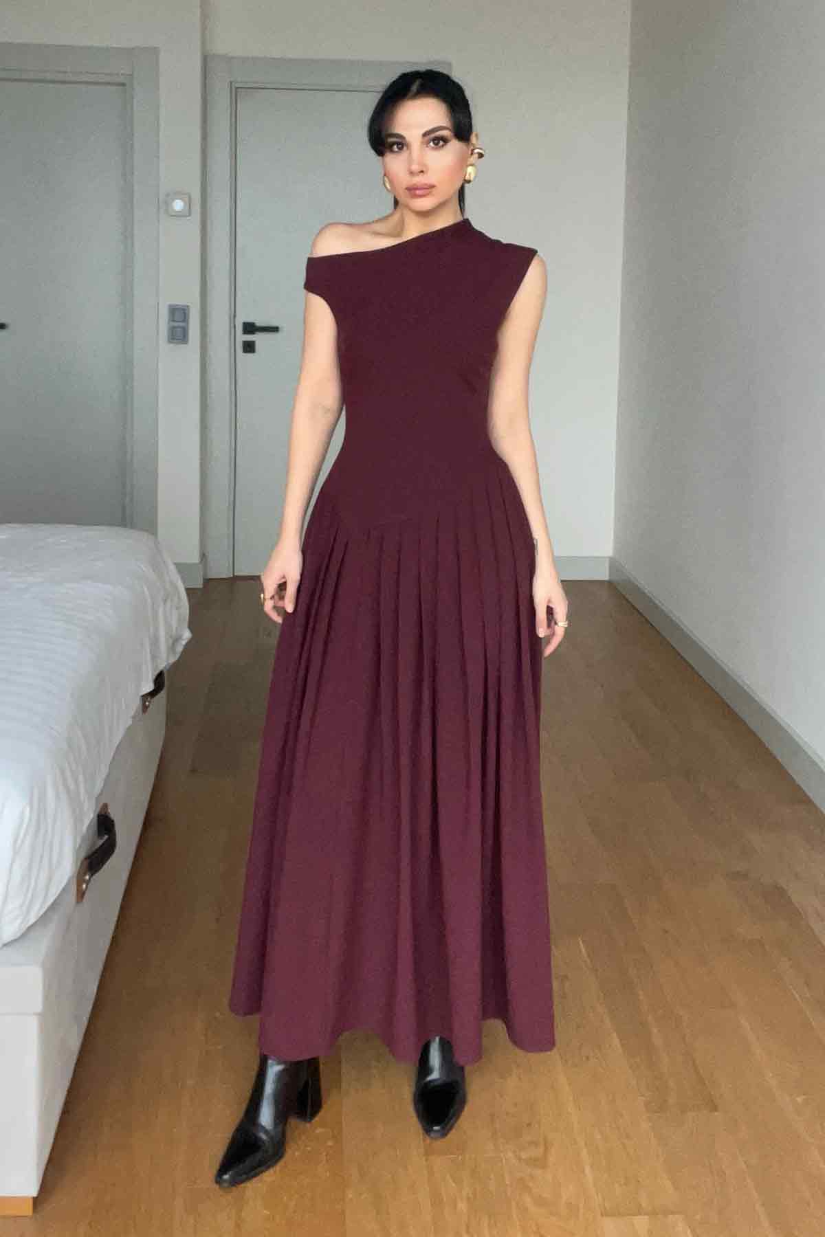 Bordo Kayık Yaka Bel Detaylı Pileli Elbise SY-2962-Bordo