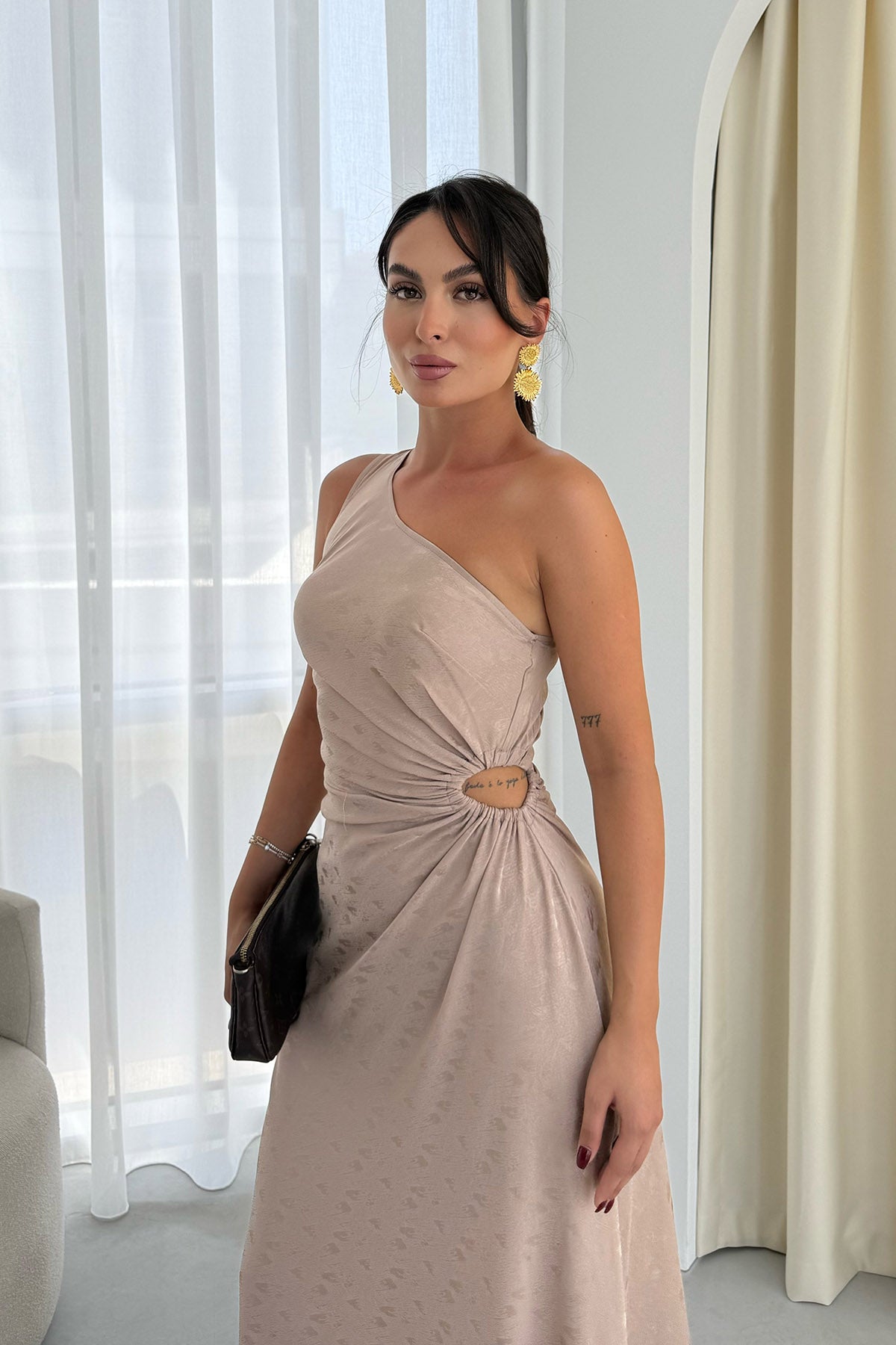 Taş Desenli Tek Kol Pencere Detaylı Elbise SY-3334-Taş