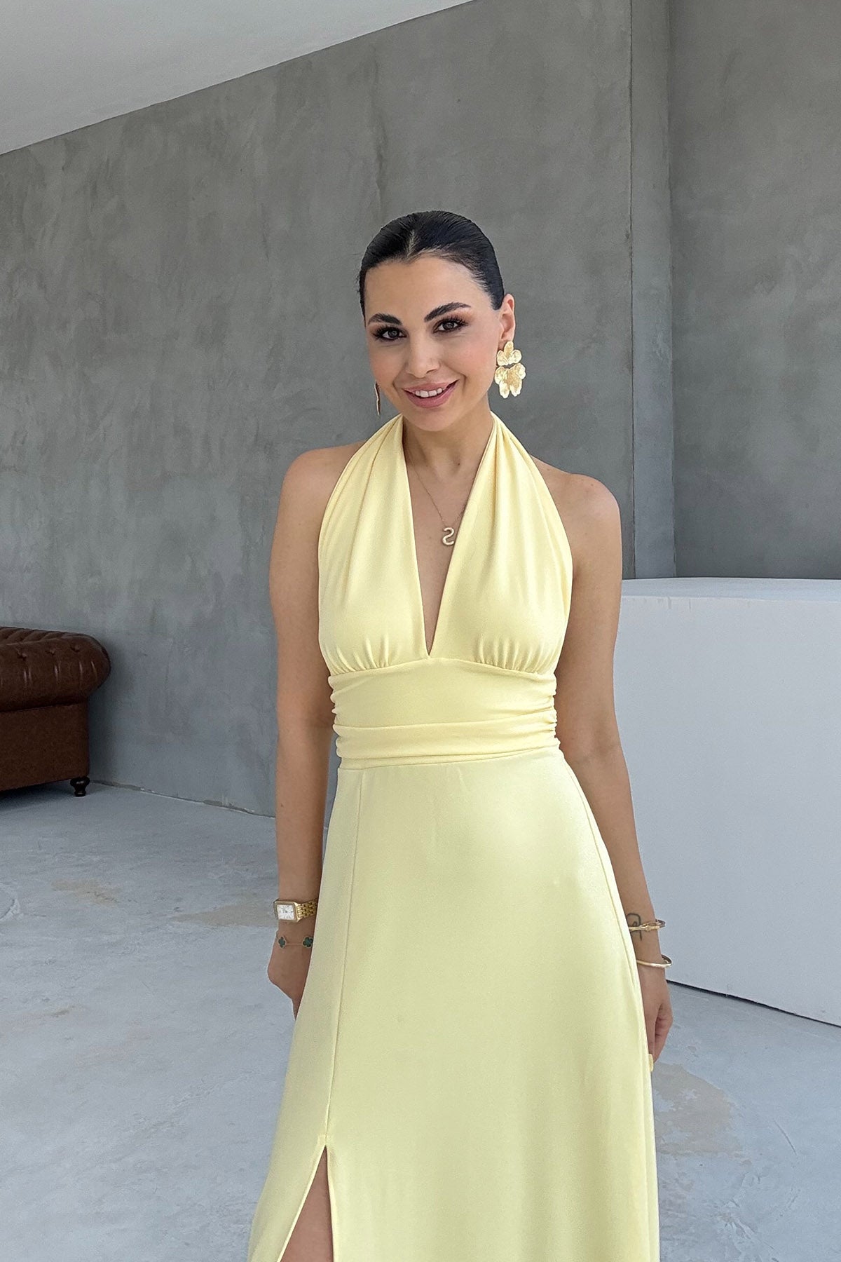 Sera Boyun Bağlamalı Sırt Dekolteli Yırtmaçlı Sarı Elbise SY-3221-Sarı