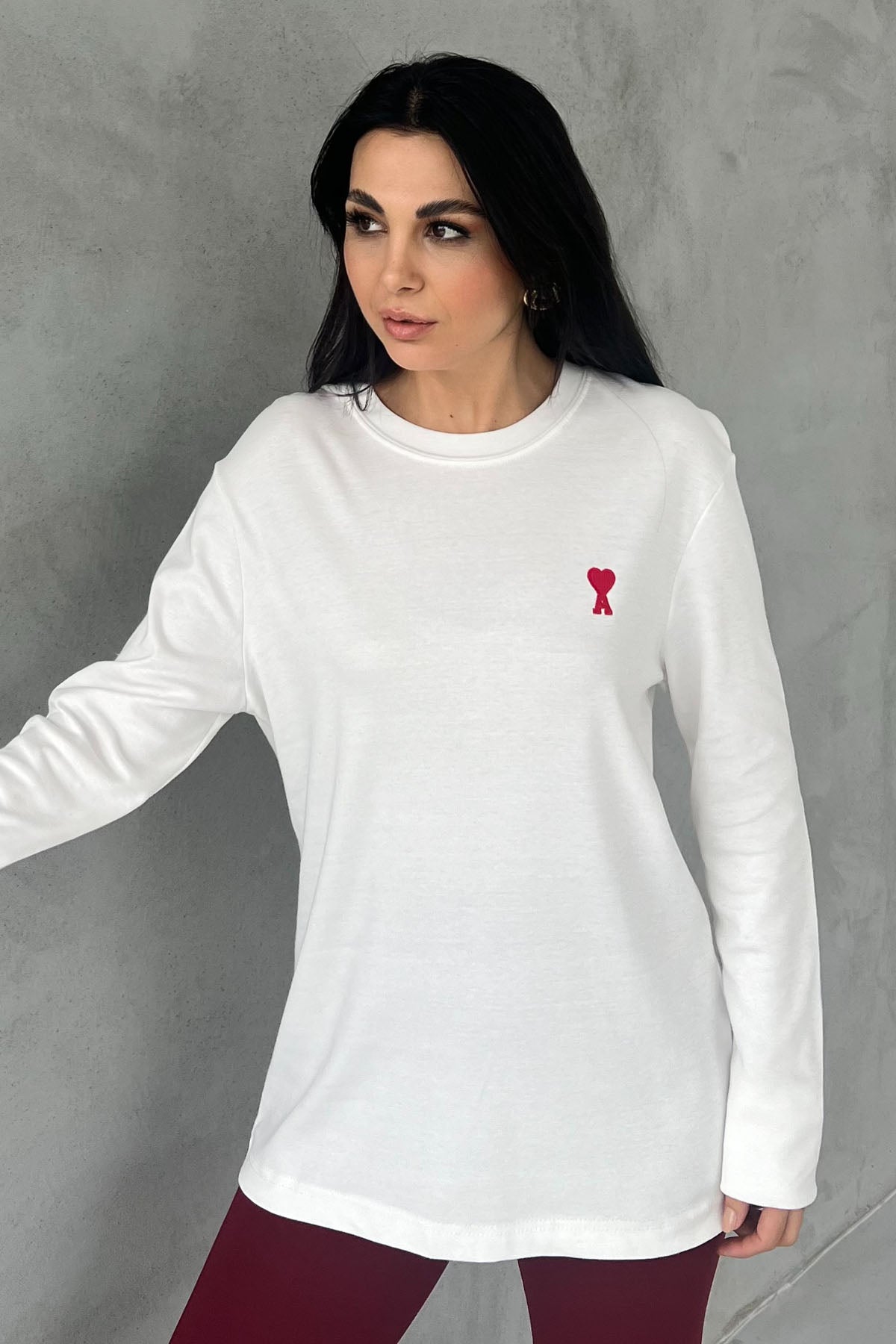 Beyaz Marka Model Kalp Nakışlı Uzun Kollu T-shirt SY-2822-Beyaz