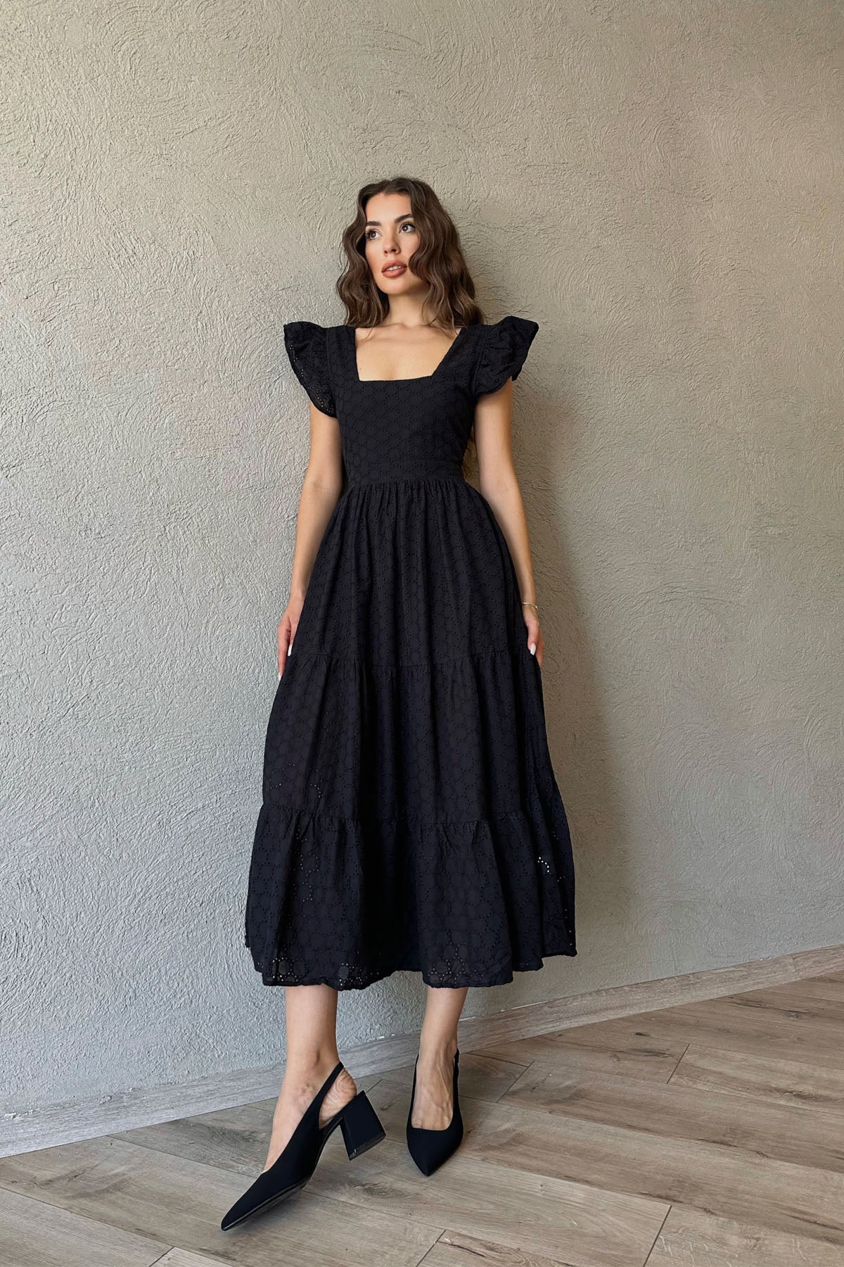 Siyah Kolları Fırfırlı Sırtı Bağlama Detay Brode Elbise SY-0386-Siyah