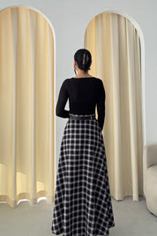 Ekose Desenli Yırtmaç Detaylı Siyahlı Beyaz Çizgili Kloş Etek SY-3494-Beyaz