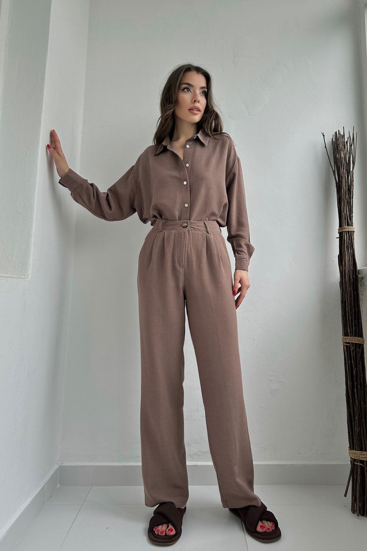 Kahve Belden Pens Dikişli Bol Paça Gömlekli Keten Takım SY-0357-Kahve