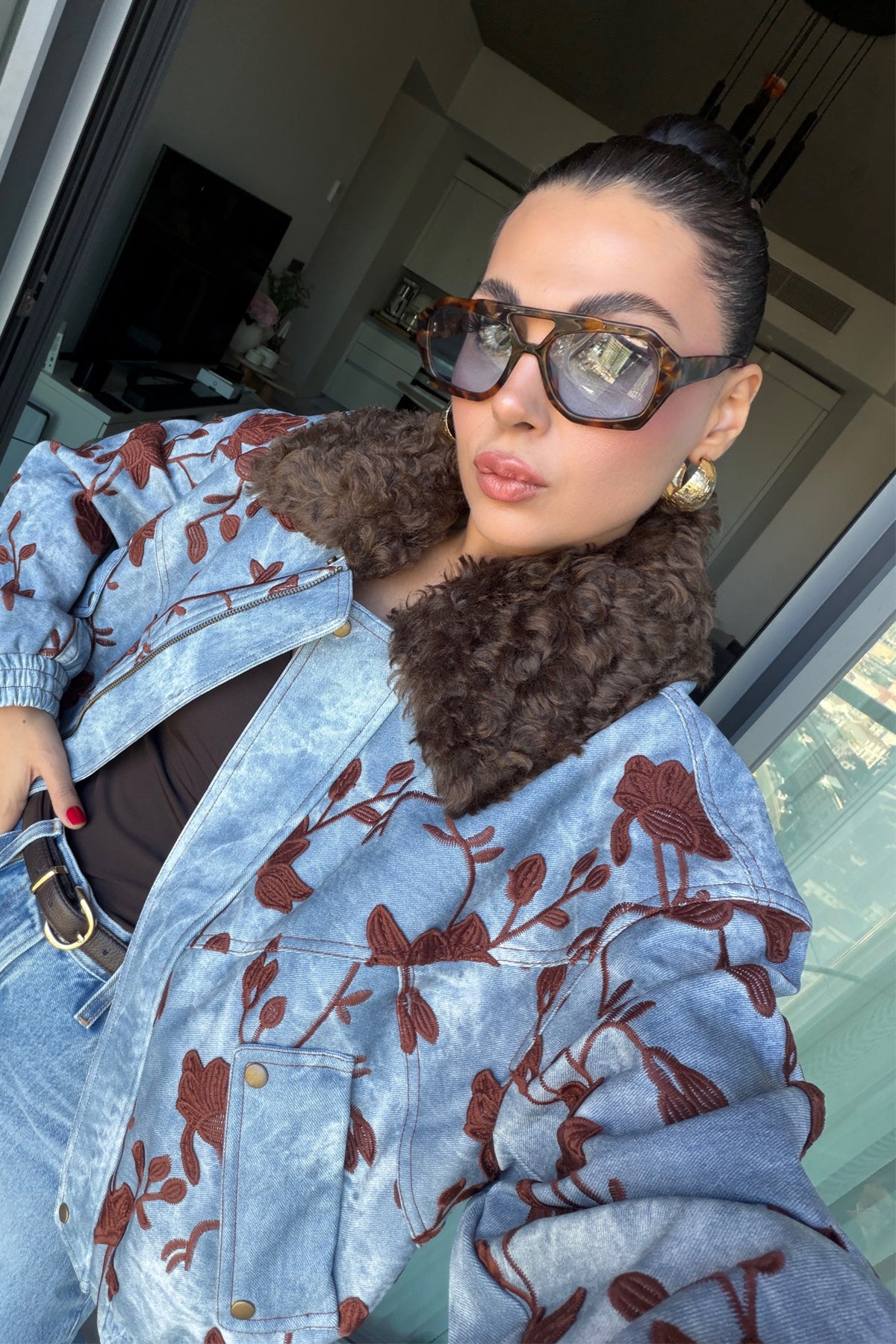 Çiçek İşlemeli Kürk Yakalı Denim Bomber Ceket Mavi SY-3851-Mavi