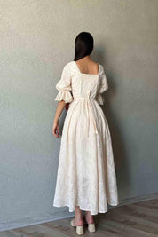 Bej Kolu Lastik Detaylı Güpür Detaylı Kemersiz Brode Elbise SY-2929-Bej