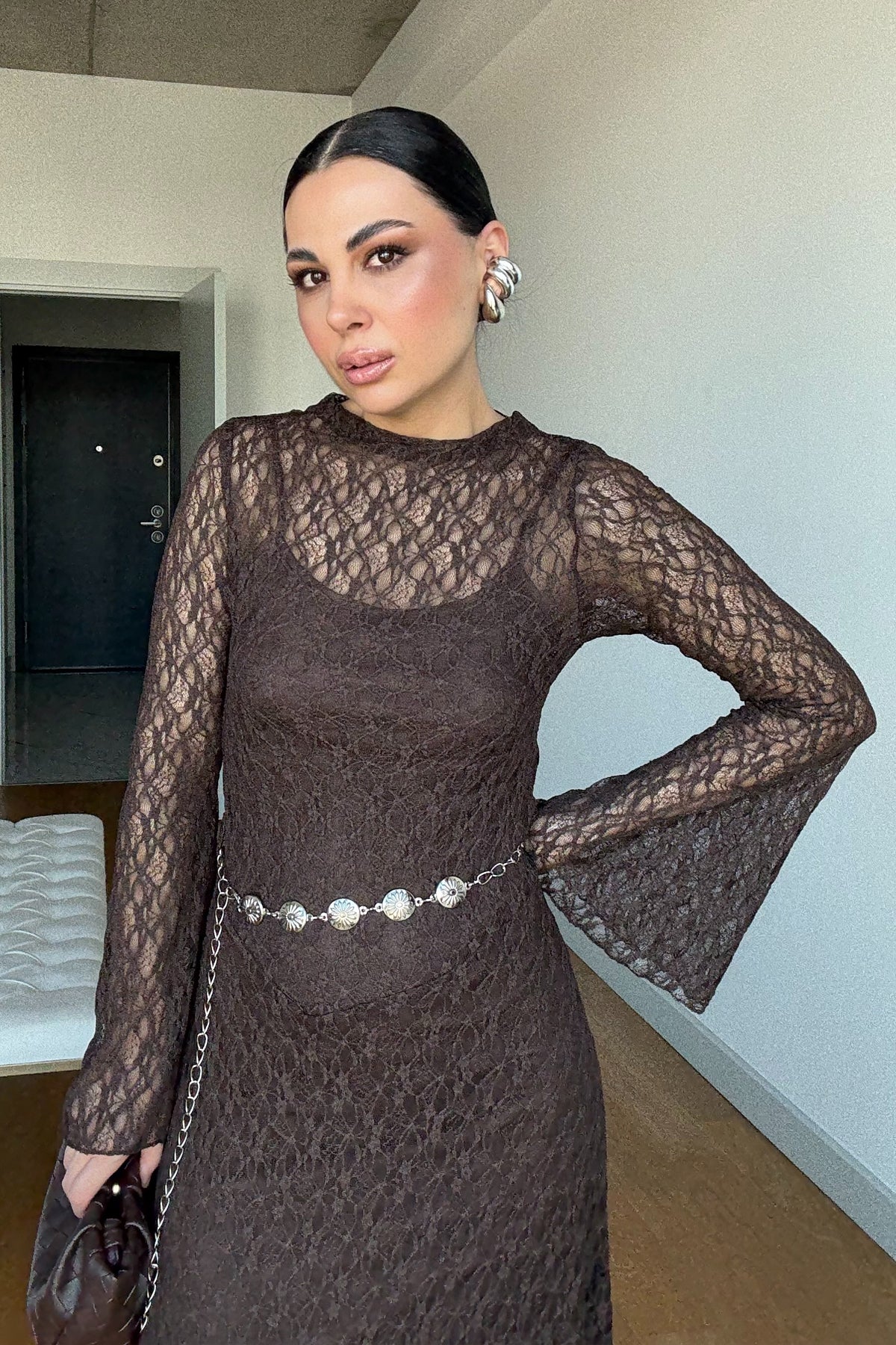 Kahverengi Dantel Detaylı Maxi Kemerli Elbise SY-3521-Kahverengi