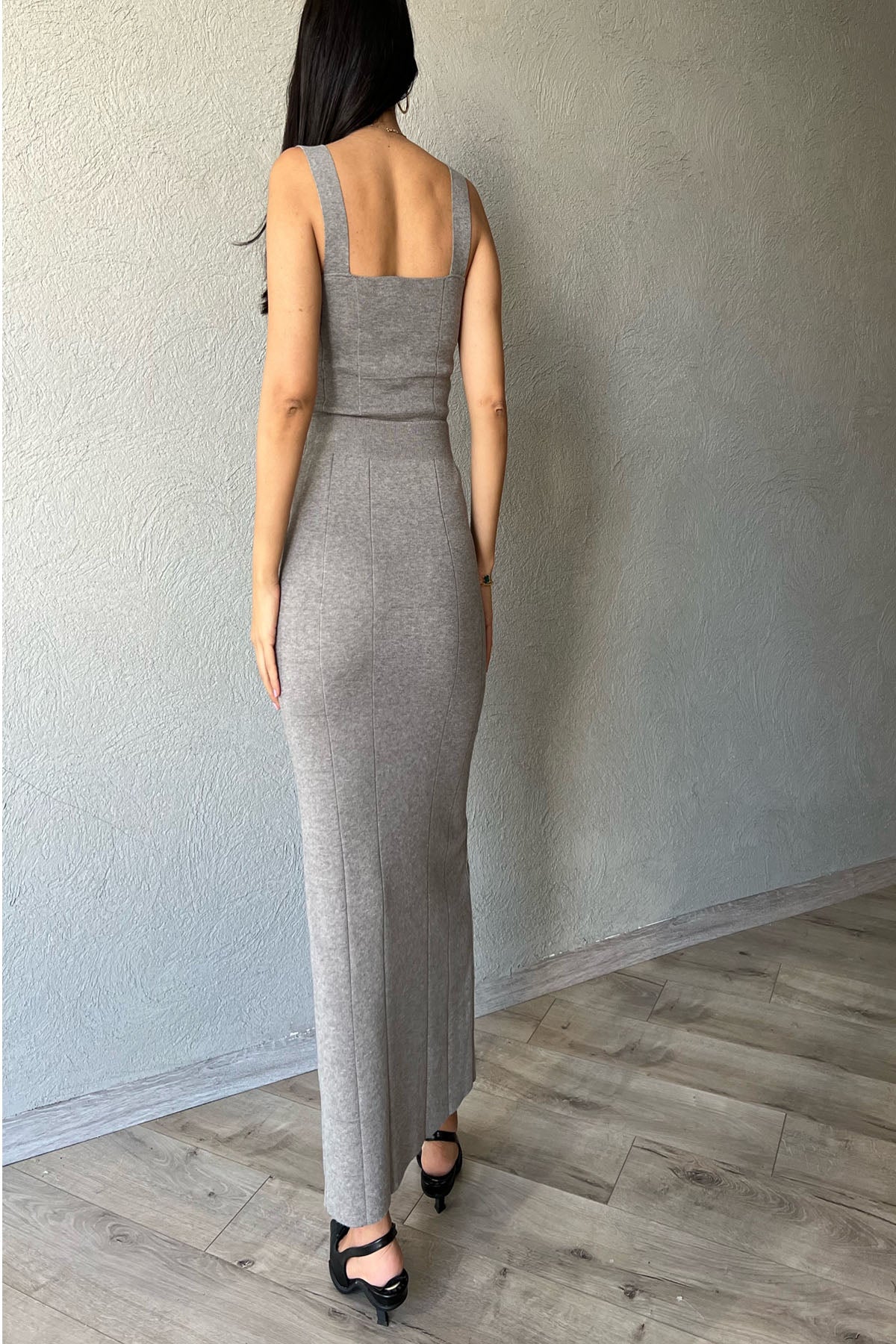 Gri Kalın Askılı Crop ve Yırtmaçlı Etek Takım SY-0926-Gri