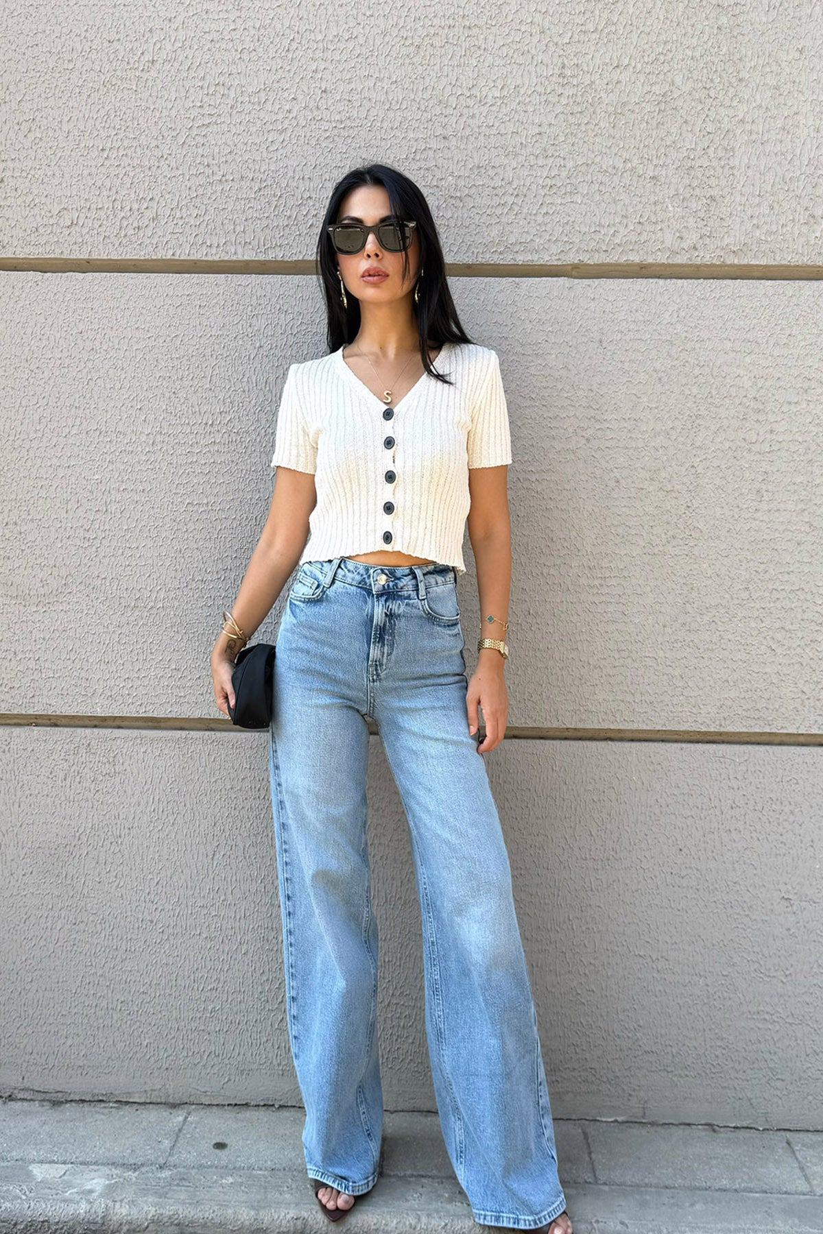 Krem V Yaka Siyah Düğmeli Triko SY-3323-Krem