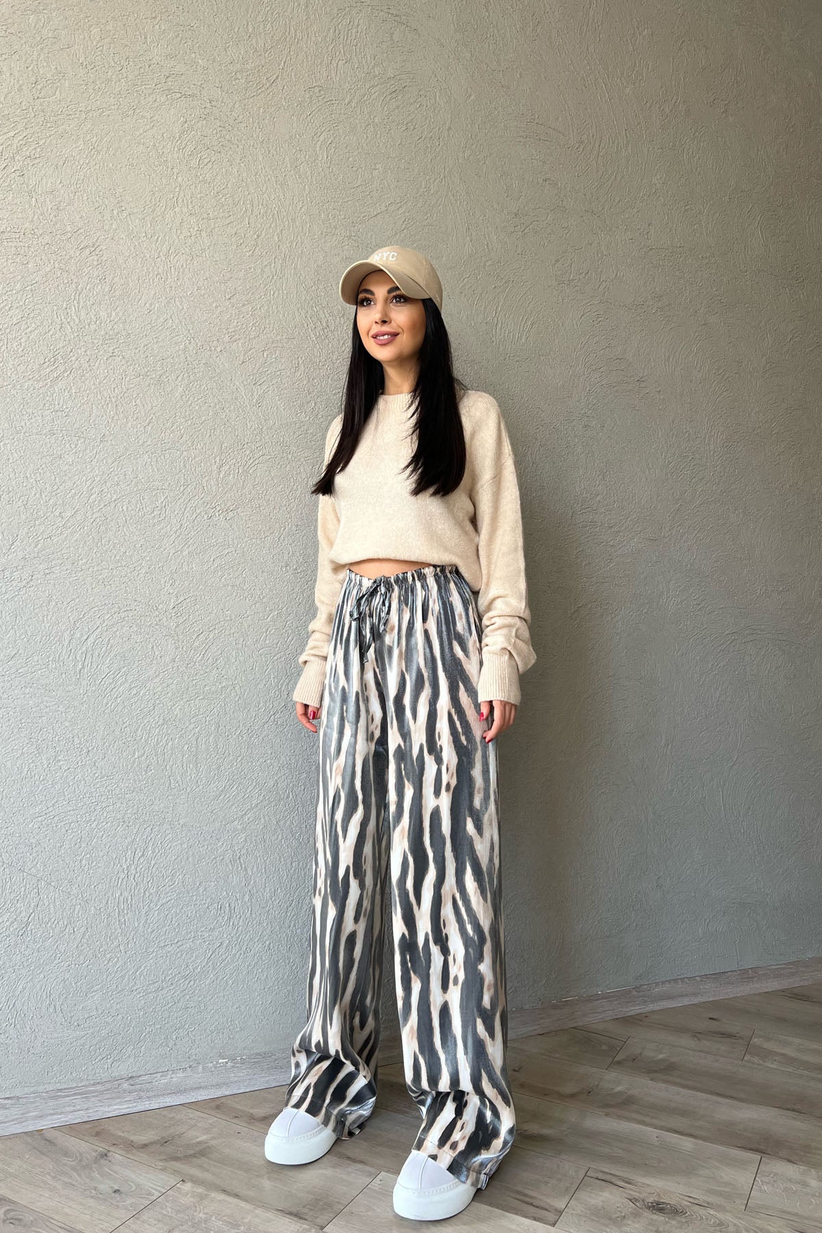 BEJ ZEBRA DESENLİ BELİ LASTİKLİ BOL PAÇA SATEN PANTOLON SY-1486-Bej