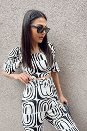 Ekru Desenli Sırt Detaylı Bluz ve Kemerli Pantolon Takım SY-0326-Ekru