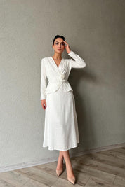 Ekru Gül Broş ve Pile Detaylı Kruvaze Elbise SY-1775-Ekru