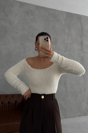 Ekru Sakallı Kayık Yaka Triko Kazak SYM-3426-Ekru