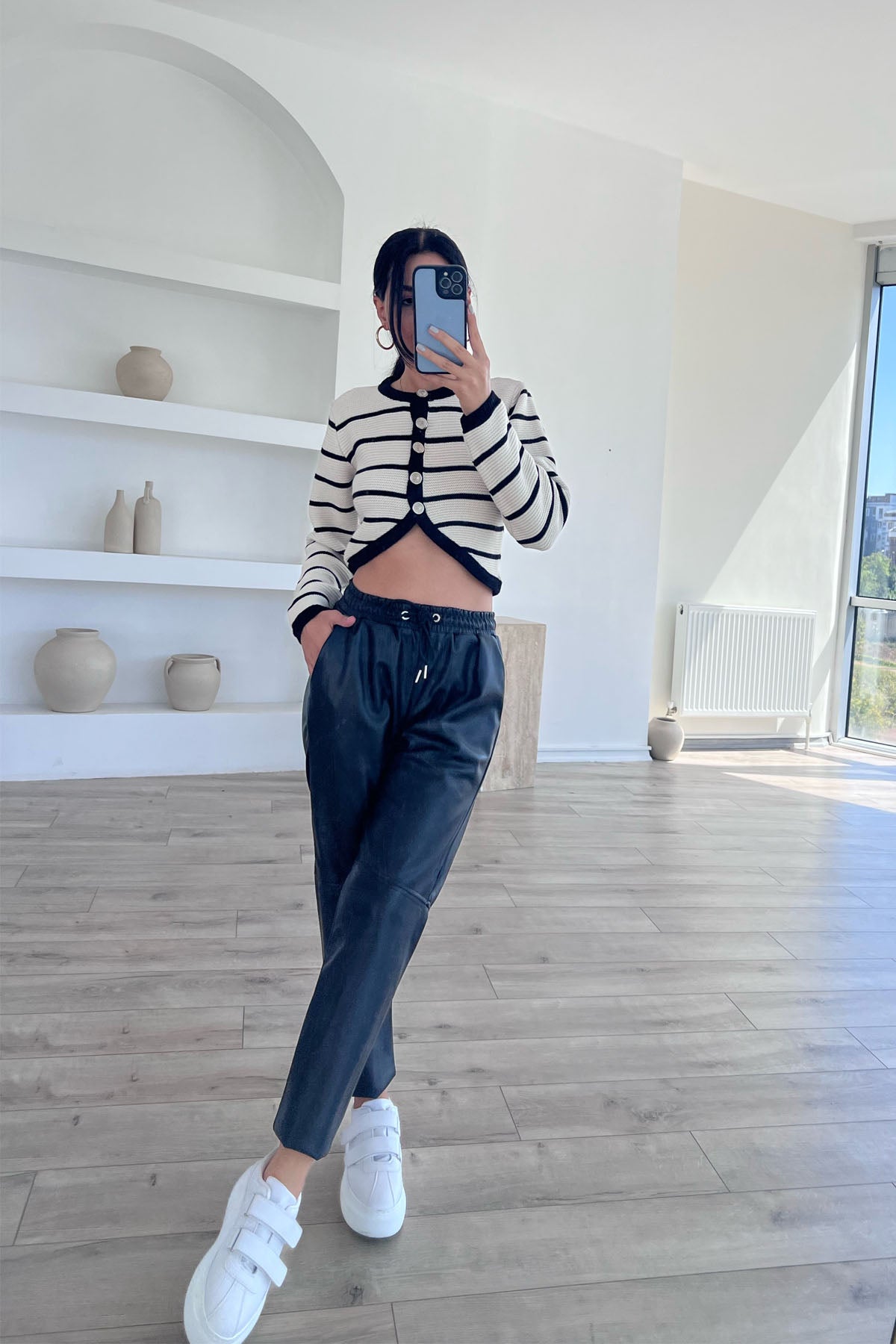 Ekru Düğmeli Asimetrik Çizgili Crop Hırka SY-1039-Ekru