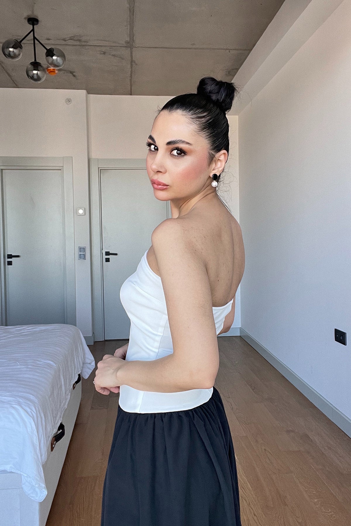 Siyah Poplin Üstü Beyaz Straplez Uzun Elbise SY-3019-Beyaz