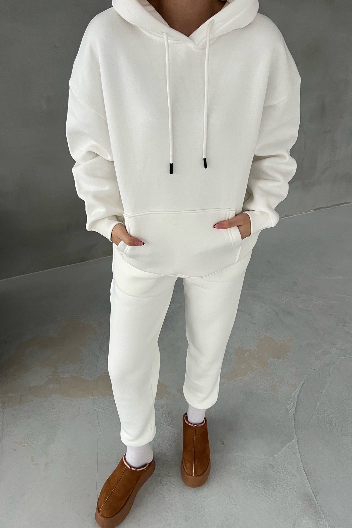 Ekru  Kapüşonlu Ön Cep Detaylı Eşofman Takımı SY-2393-Ekru