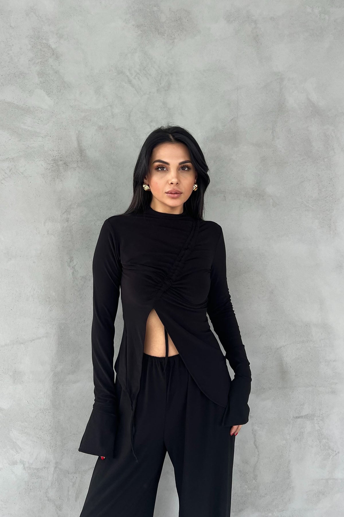 Siyah Büzgü Detaylı Uzun Kollu Bluz ve Salaş Pantolon Takım SY-2457-Siyah